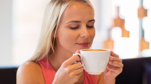 Cafeaua și ceaiul, aliați împotriva cancerului? Noi studii sugerează un posibil efect protector / Inclusiv consumul de cafea decofeinizată a fost asociat cu un risc redus de cancer oral