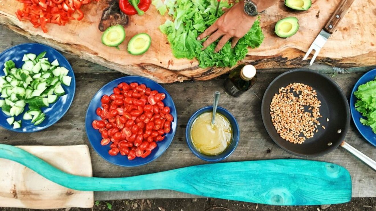 Batch cooking, conceptul la modă în bucătăria vestică. Cum să stai mai puțin în bucătărie