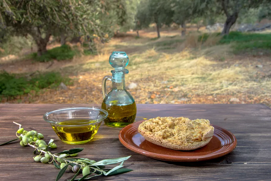 creta-grecia-gastronomie-dieta-mediteraneana-turism-gastronomic-national-geographic-ulei-de-masline-branzeturi-grecesti-chania-regiunea-europeana-a-gastronomiei-bucatarie-cretana-destinatii-culinare