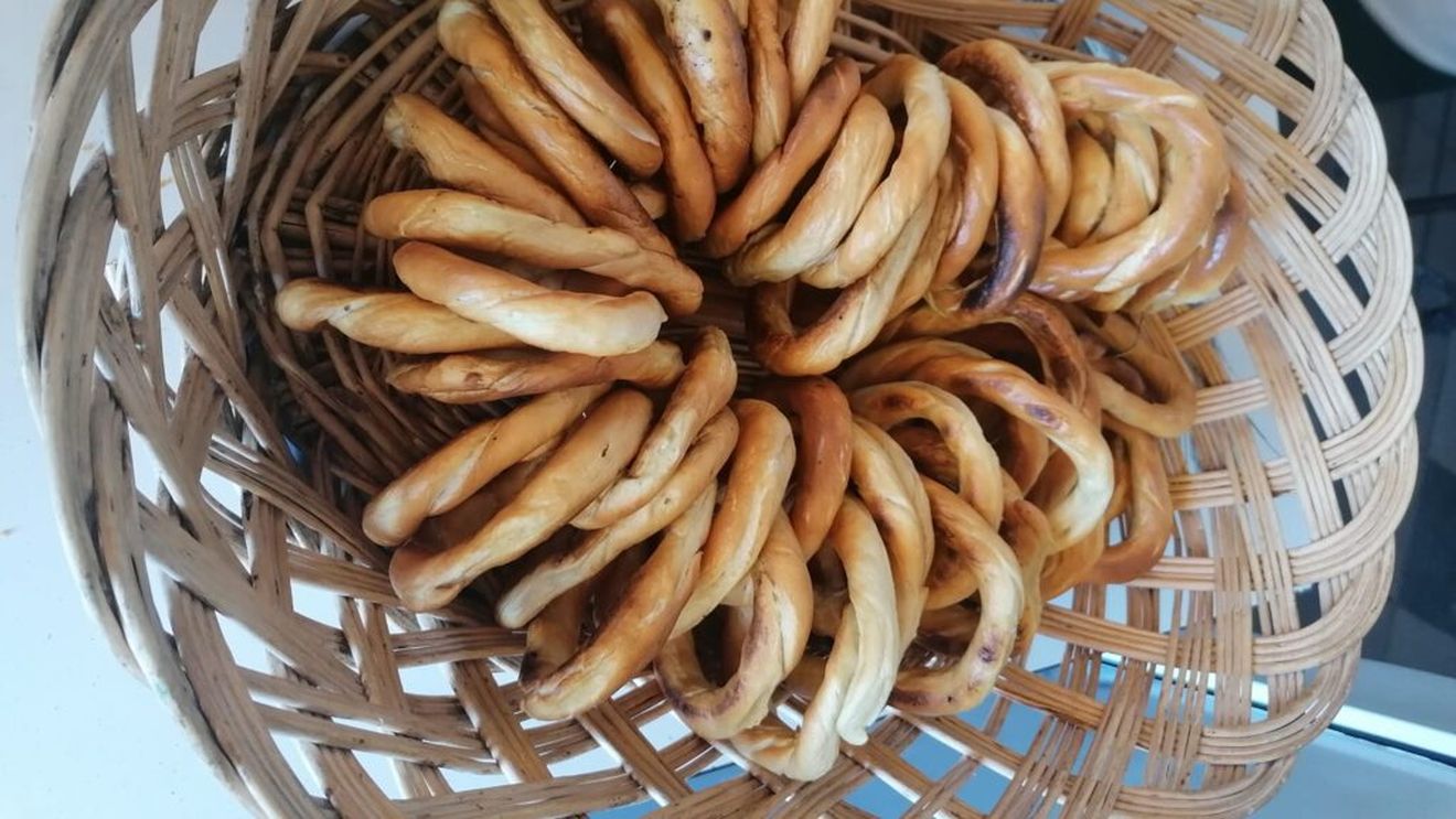 COVRIGII DE BUZĂU CĂLĂTORI: ”cumpăr 350 de bucăți să le trimit la Timișoara”