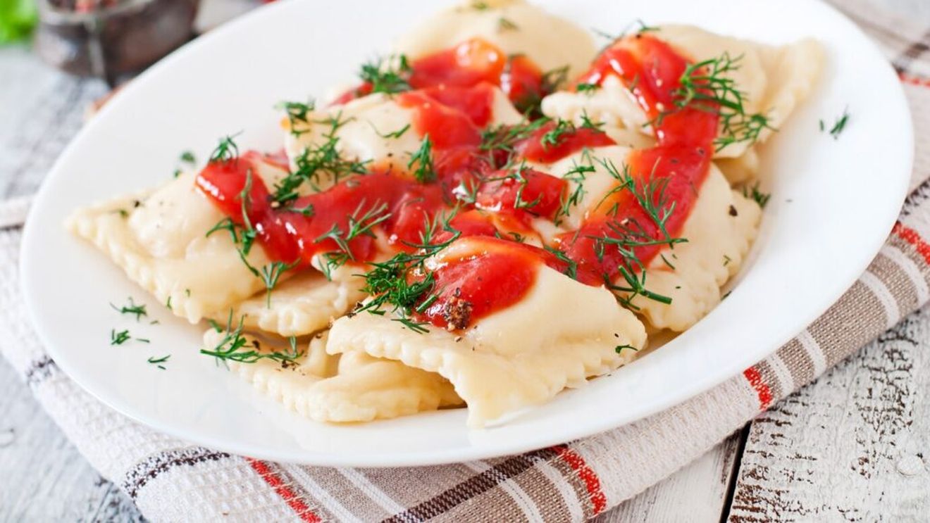 Instrumete simple cu care poți să faci mult mai ușor paste umplute, pe care pe poți apoi congela și prepara rapid la moment