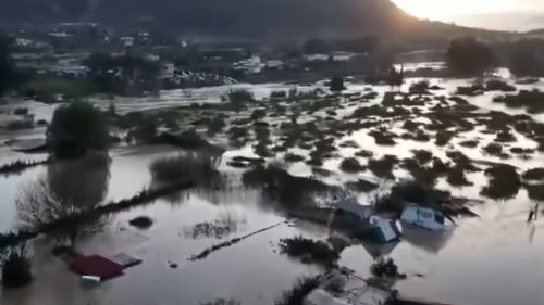 Inundații devastatoare în Spania: Agricultorii se confruntă cu pierderi catastrofale din cauza fenomenelor meteo extreme / Impactul nu se limitează la culturi: Infrastructura agricolă, inclusiv zidurile, digurile, sistemele de irigație, grajdurile și serele au fost spulberate sau distruse