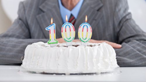 Nu e vorba numai de o alimentație sănătoasă. Aceste patru lucruri vă vor maximiza șansele de a ajunge să trăiți 100 de ani - expert în longevitate