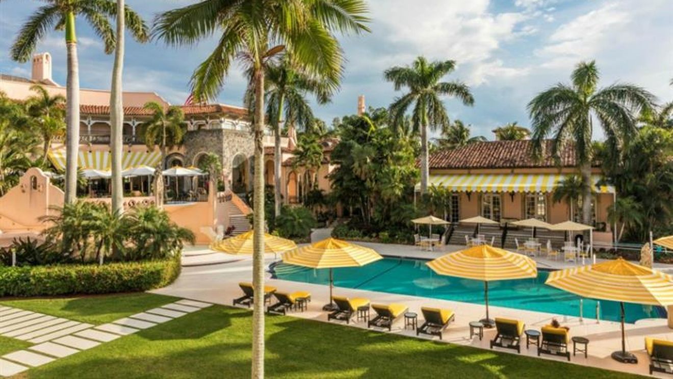 „Și acum, să ne rugăm pentru Donald Trump”. Povestea cu accente suprarealiste a unei mese festive de la Mar-a-Lago organizată de comunitatea catolică, în luna martie 2024, spusă de un chef italian prezent la eveniment