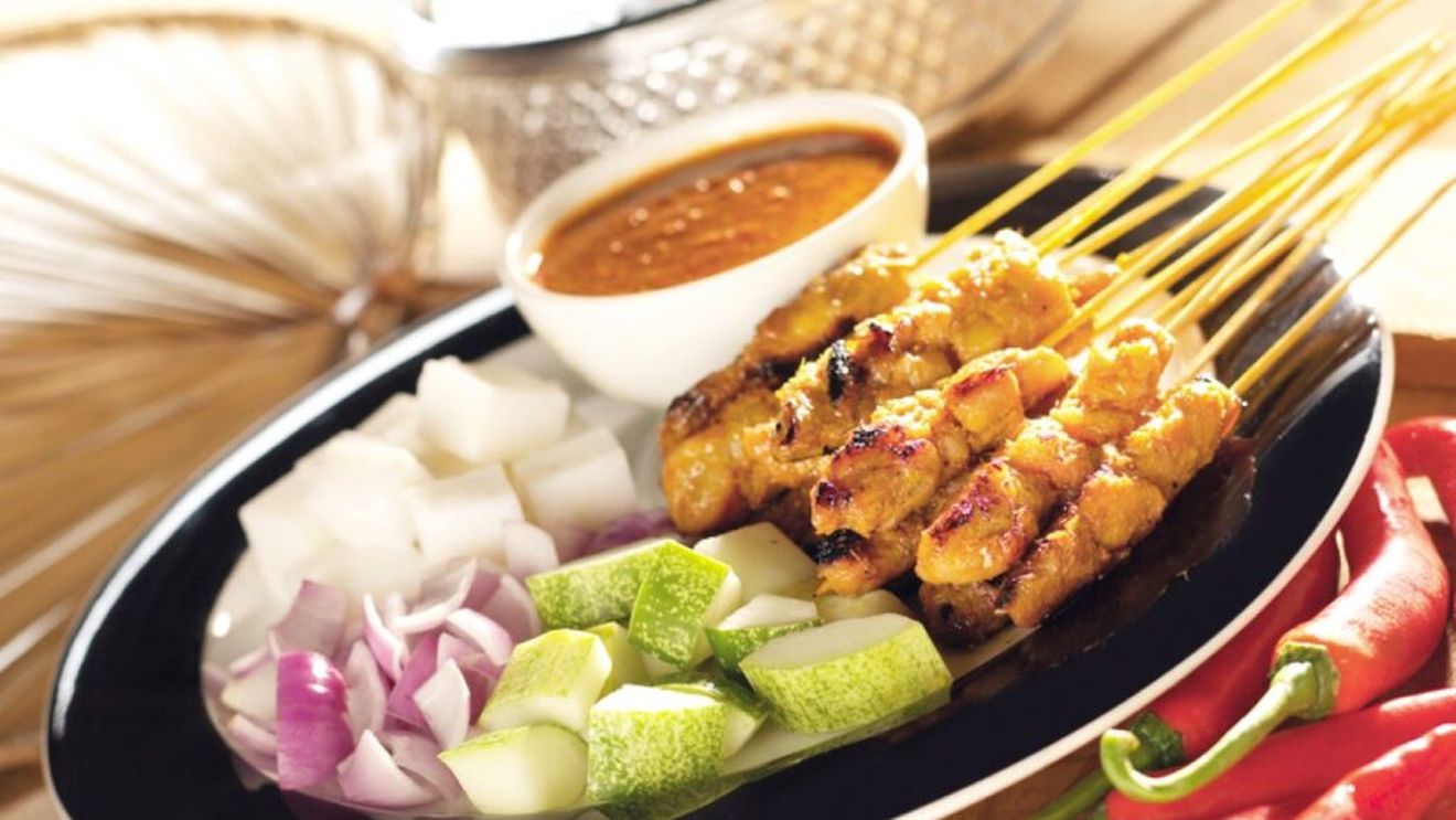 Cum poți folosi un sos simplu de arahide și cum să-l prepari acasă. Provine din gastronomia indoneziană și merge peste carne, legume, paste sau orez