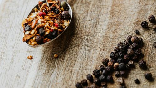 4 moduri în care piperul negru te poate ajuta să slăbești / O substanță activă din piperul negru îți reduce apetitul, previne acumularea de grăsime și reglează nivelul zahărului din sânge