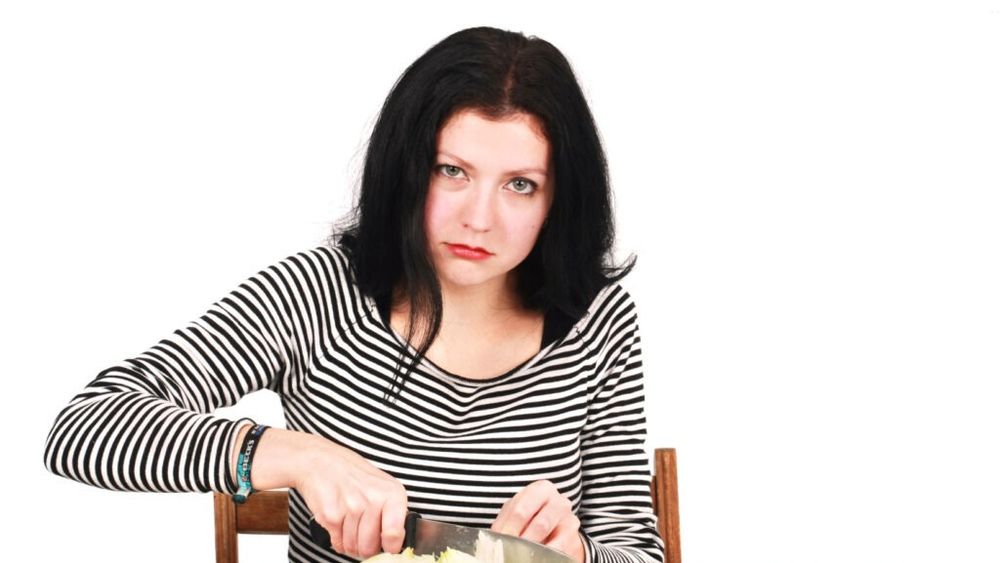 Cum să tai ceapa fără să plângi / Câteva trucuri care te-ar putea ajuta să scapi de usturimea ochilor