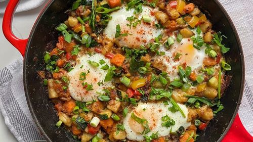 Un mic dejun consistent, bogat în fibre și proteine/Este un amestec de legume și ouă, sățios și gustos, potrivit înainte de o zi dificilă