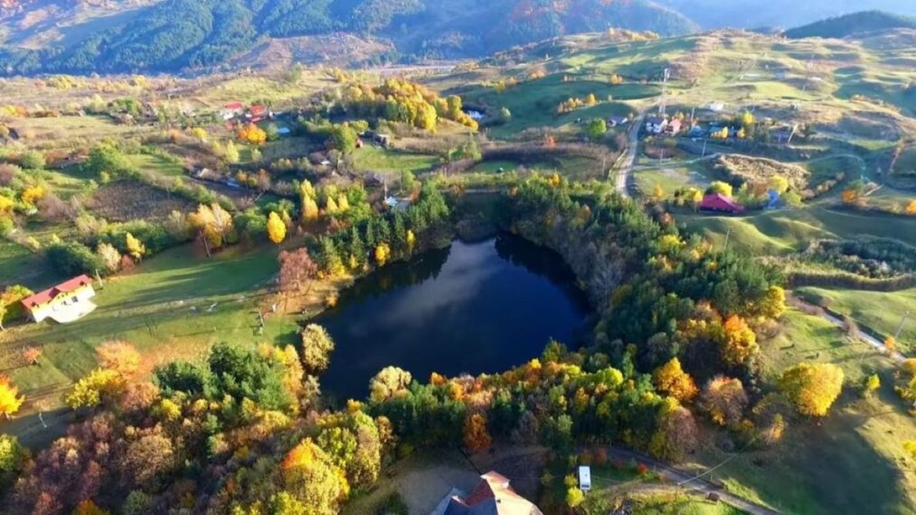 Buzău: Varză murată cu apă din baltă şi izvoare sărate/ 1 litru de apă sărată la 10 litri de apă dulce