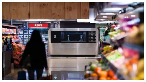 120 de porții pe oră, gătite fără ajutor uman într-o bucătărie digitalizată/ Inteligența artificială ia locul bucătarilor