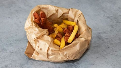 „Mă pot descurca, în București, cu 1.000 de lei lunar, bani pentru mâncare și altele, în afară de utilități și chirie?” / Ce răspunsuri au fost oferite pe o rețea de socializare