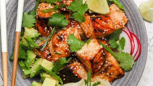 Bucățele de somon cu miso / O cină pe care o poți servi fără teama kilogramelor care s-ar acumula