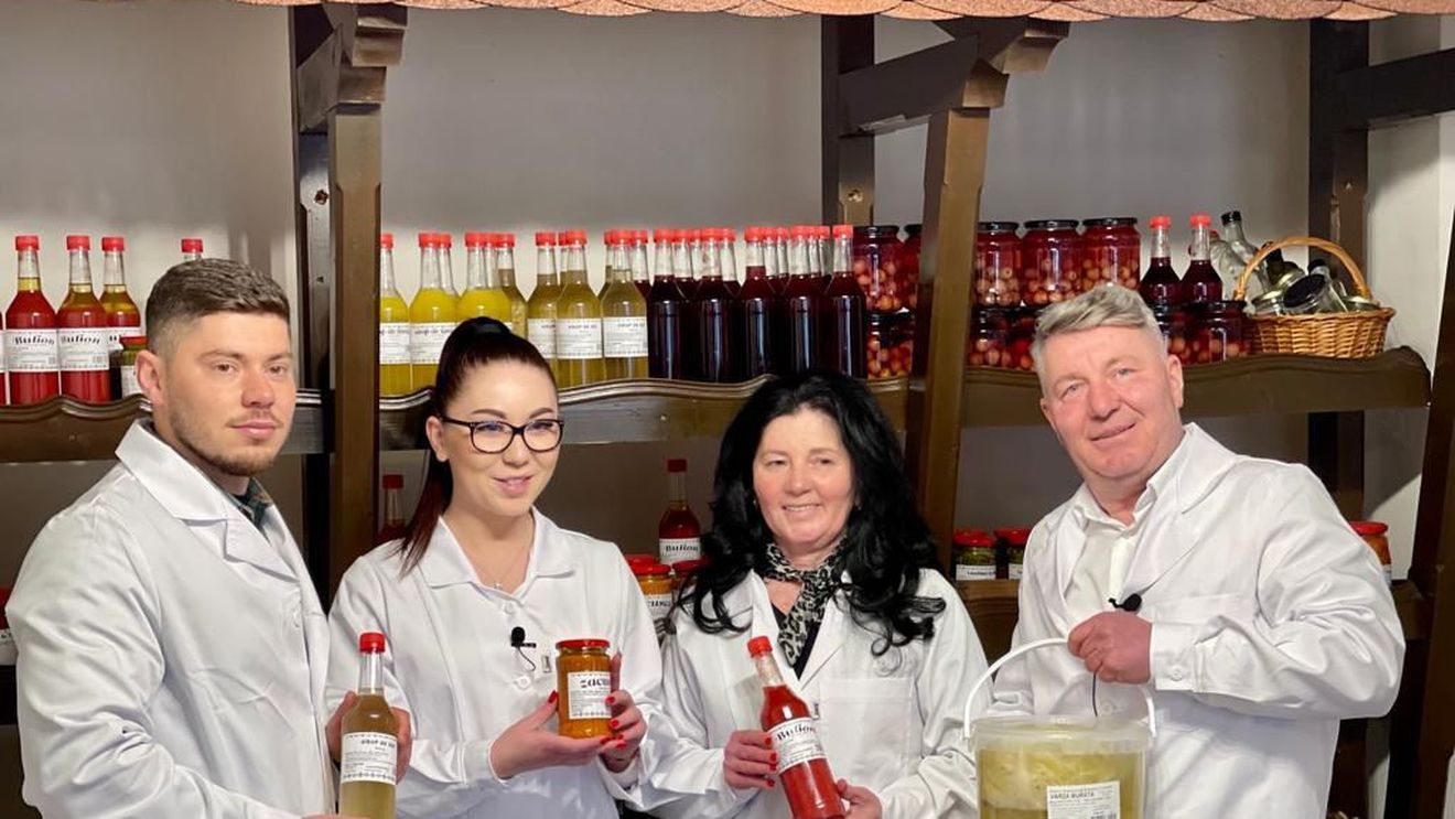 Rețete moștenite din generație în generație, puse în valoare de „Cămara bunului gust”/Produsele lor păstrează gustul copilăriei și sunt preparate în mod tradițional, pe foc cu lemne