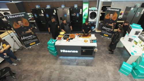 Hisense Cooking Show cu Chef Ștefan Popescu: spectacol culinar și tehnologie de top la deschiderea Altex Greenfield Tulcea