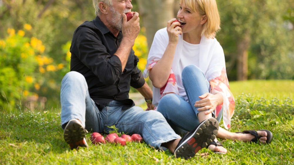 Cercetătorii dezvăluie cele două vârste la care corpul îmbătrânește brusc. Ce schimbări alimentare trebuie să faci ca să te păstrezi în formă