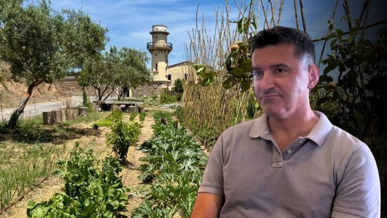 FOTO-VIDEO | Doi români au deschis o școală Montessori lângă Barcelona, unde copiii învață să planteze, să gătească și să vândă ouă / „Este o lecție de viață, adaptată nivelului lor de înțelegere. Încercăm să-i apropiem de lumea reală”