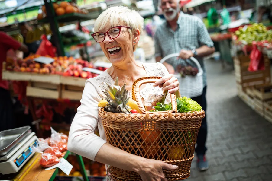 dementa-alzheimer-dieta-antiinflamatoare-alimentatie-sanatoasa-sanatatea-creierului-inflamatie-dieta-mediteraneana-fructe-legume-nutritie