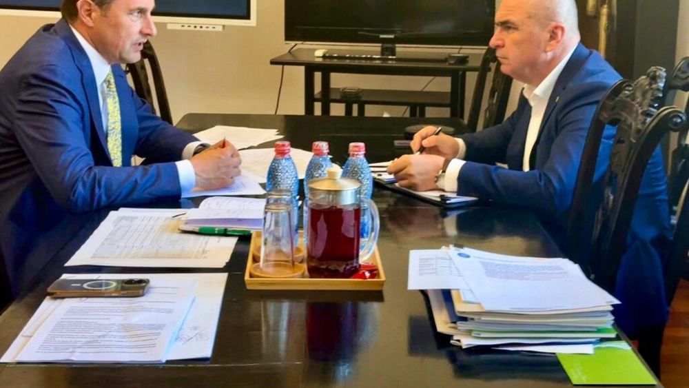 Tanczos Barna anunță măsuri pentru sectorul porcin și piața laptelui după întâlnirea cu Ilie Bolojan: „Plata subvențiilor este prioritatea zero”