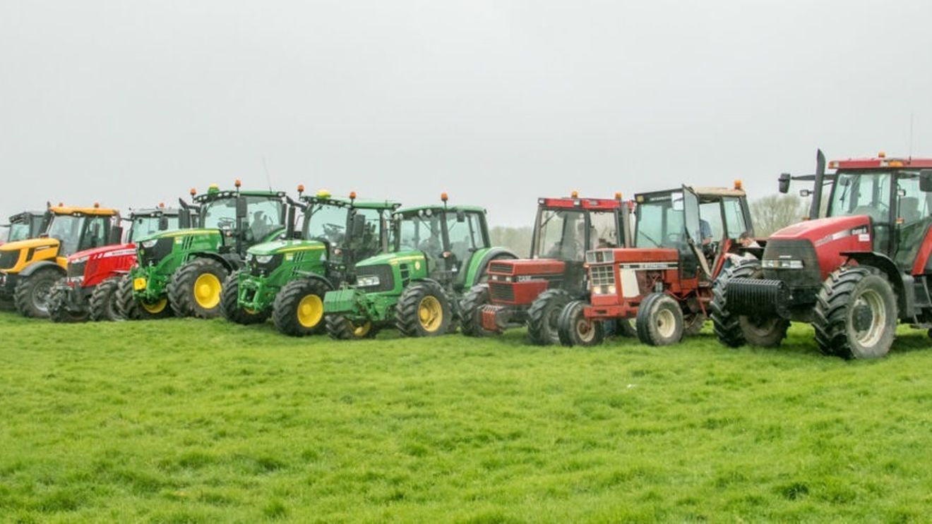 Asociația Importatorilor de Motociclete și Motocicluri se plânge că noul ghid oficial „Rabla pentru Tractoare” 2025 a exclus în mod netransparent vehiculele mici, favorizând marii fermieri și importatori