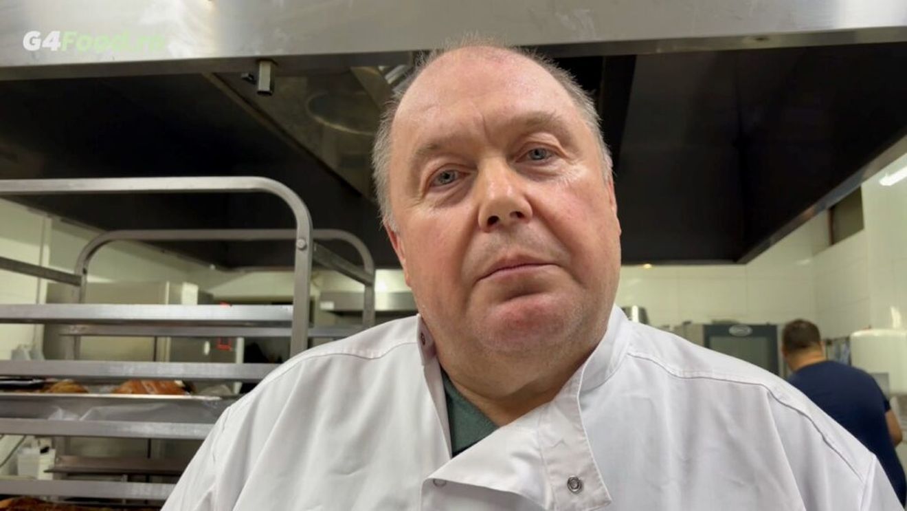 „Am pregătit 200 de porții de ciolan cu fasole de 1 Decembrie. Mâncarea asta a devenit tradițională de Ziua Națională, așa cum micii au devenit tradiționali de 1 Mai” - Dionisie Ionescu, owner restaurant