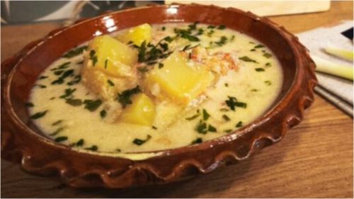 FOTO | Rețetele Juanitei | Ciorbă a la grec sau avgolemono. Eu am pus cartofi, poți pune orez. Și dacă vrei și smântână, dar rețeta tradițională e doar cu lămâie. Cu smântână e mai de-a noastră