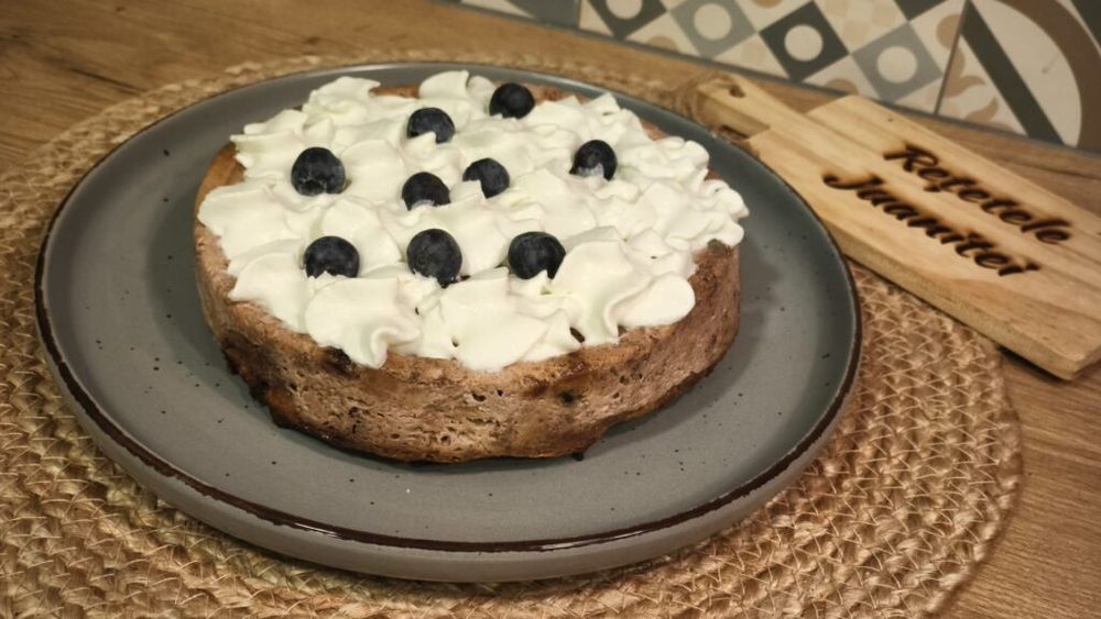 Rețetele Juanitei | Desert de Sfântul Ioan - reciclat din resturi de prăjituri și cu o cremă de casă/ Se poate servi cald sau rece