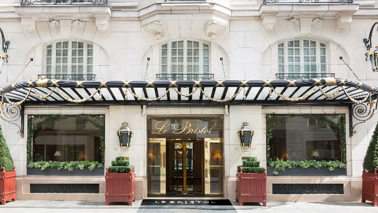 Incendiu în bucătăria restaurantului din incinta hotelului Bristol din Paris/ Locația a fost redeschisă după câteva ore