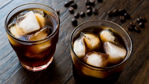 Ce este Cold Brew, cafeaua preparată la rece / Necesită mai mult timp, dar este cea mai apreciată / Specialiștii spun că este mai dulce și nu necesită zahăr