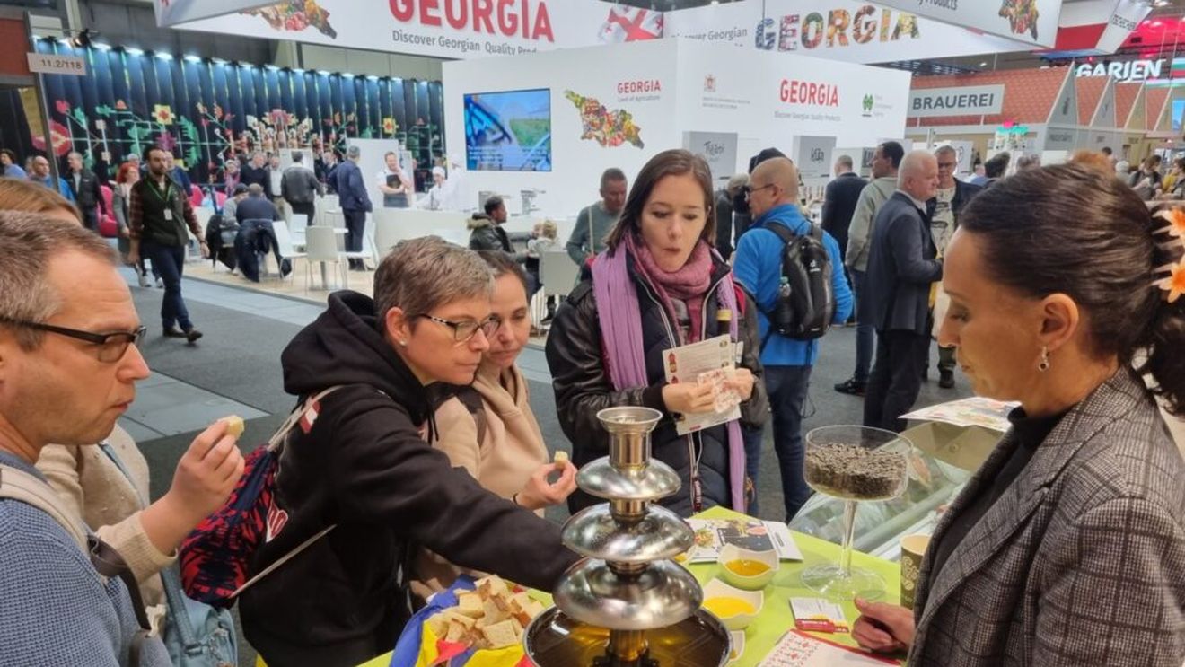 Asociaţia Lanţului Alimentar Scurt prezintă, la Berlin, produse româneşti autentice din cinci zone ale ţării / Marius Tudosiei: „Produsele româneşti au tot ce le trebuie ca să stea în top pe orice piaţă din lume”