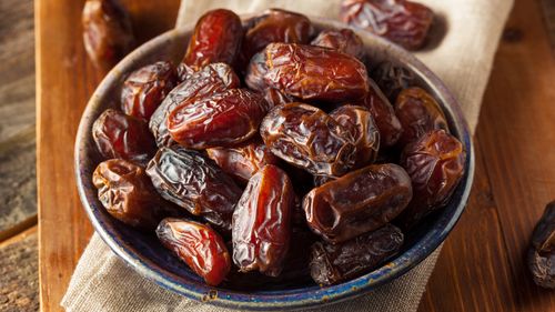 Curmalele, „caramelul naturii” / Câte poți mânca pe zi și de ce sunt considerate un superaliment. Ce spune un specialist în nutriție despre zahăr, fibre și antioxidanți