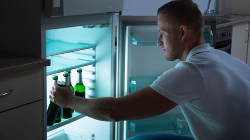 Băuturile alcoolice pe care nu ar trebui să le pui niciodată în congelator. Ce se întâmplă cu ginul, tequila și whisky-ul