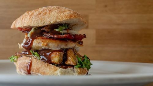 Cele mai populare 25 de tipuri de sandviș din lume potrivit CNN. Cu carne, pește sau vegetariene și pline de sosuri atrăgătoare