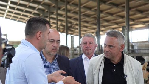 Ministrul Agriculturii, Florin Barbu: România trebuie să crească capacitatea de producţie internă în sectorul suin pentru a reduce dependenţa de importuri