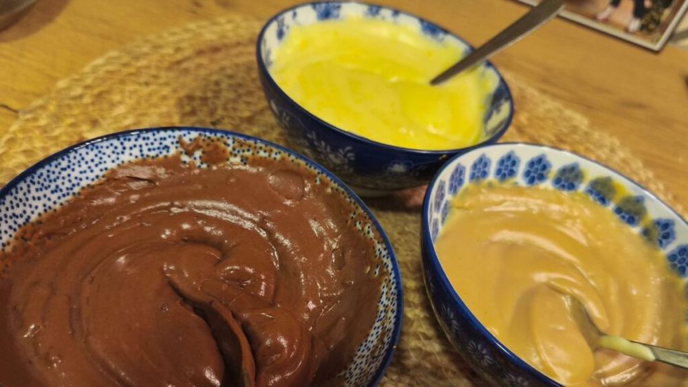 VIDEO | ABC în bucătărie | Cum prepari cel mai simplu patru tipuri de cremă plecând de la crema de patiserie clasică