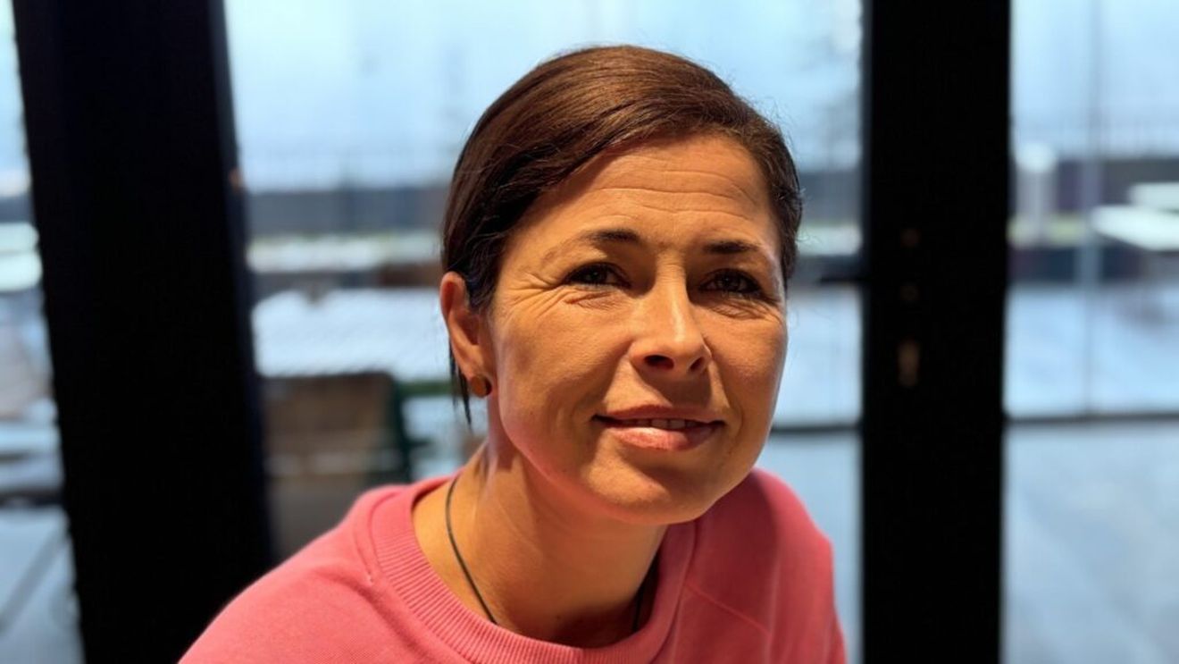 Chefi din România țin bucătăriile deschise pentru producția locală de ingrediente: ”Merg în fiecare zi în piață, cumpăr legume de sezon, inclusiv frunze de sfeclă pentru borș și sarmale” - Alina Macovei, bucătar și manager de restaurant