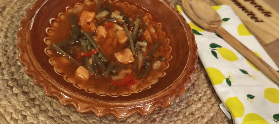 VIDEO FOTO | Supă „Minestrone” în stil românesc. Se consumă și caldă și rece, așa că e perfectă pentru zilele de vară