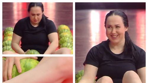 VIDEO: Cine este femeia cu cele mai puternice coapse din lume / A intrat în Cartea Recordurile pentru zdrobirea celor mai mulți pepeni între coapse, într-un singur minut