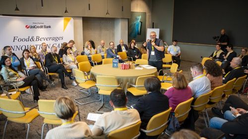 Burnout-ul în industria HoReCa și ruptura generațională, printre temele-cheie abordate în cadrul celei de-a 5-a ediții a F&B Innovation Camp / La eveniment au participat peste 140 de profesioniști din HoReCa, retail și tech