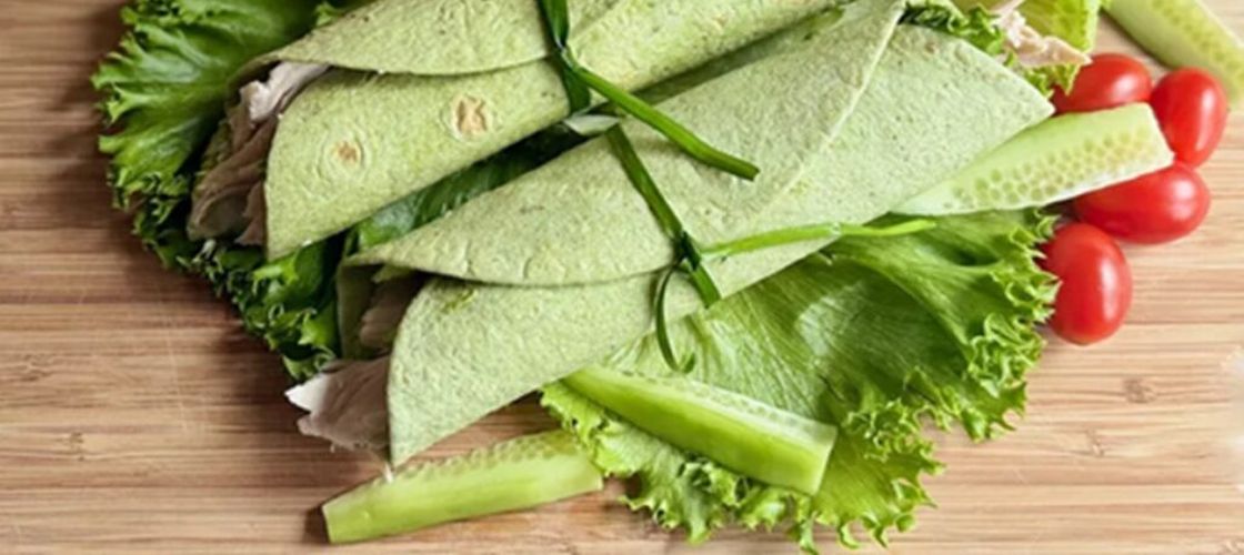 Wrap-uri Green Goddess cu pui și castravete / O rețetă rapidă, cu un dressing proaspăt și aromat