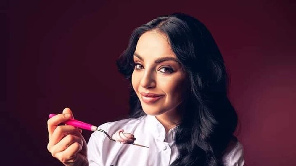 VIDEO | Alexandra Beatrice, Pastry Chef: „Consumatorii au început să fie mult mai atenți și sunt tentați să încerce lucruri noi” /Cum s-au schimbat gusturile românilor la desert