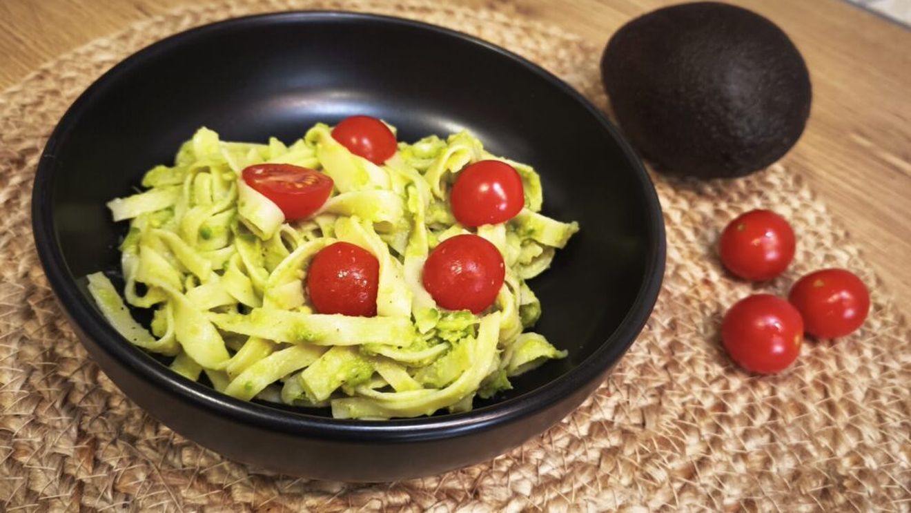FOTO Cele mai simple paste cu avocado și încă patru preparate pe care le poți face în câteva minute cu acest „superaliment”