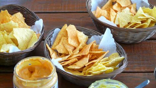 Un nou studiu arată că alimentele ultraprocesate pe bază de plante sunt legate de bolile de inimă și de moartea timpurie