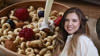 Cum s-a schimbat micul dejun în 30 de ani: mai puțin timp, mai multă atenție la proteină. Interviu Cătălina Țucanu, Nestlé România: ”O altă tendință este orientarea spre micul dejun rapid”