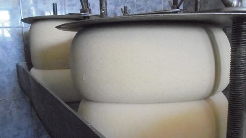 Creștere record a exporturilor de lactate românești pe piețele terțe: cei mai importanți parteneri comerciali sunt Rep. Moldova și Marea Britanie