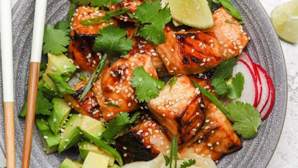 Bucățele de somon cu miso / O cină pe care o poți servi fără teama kilogramelor care s-ar acumula