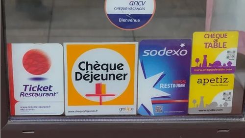 Preşedintele Consiliului Naţional al Întreprinderilor Private Mici şi Mijlocii din România, Florin Jianu: Tichetelor de masă vor fi majorate la 50 de lei/ IMM-urile susţin menţinerea salariului minim la nivelul actual