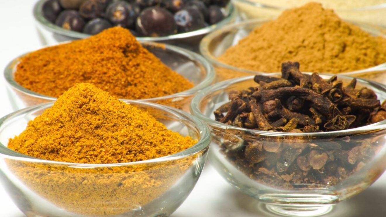 Autorităţile indiene recheamă loturi de condimente de la două companii din cauza riscului de contaminare cu pesticide şi insecticide