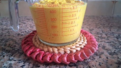 Experimente de duminică. Muștarul făcut în casă, din boabele pe care le găsim peste tot, este cu totul diferit de cel cumpărat. Personalizabil, picant dar mult mai fresh, cu o textură neuniformă, fără grăsimi și aditivi chimici