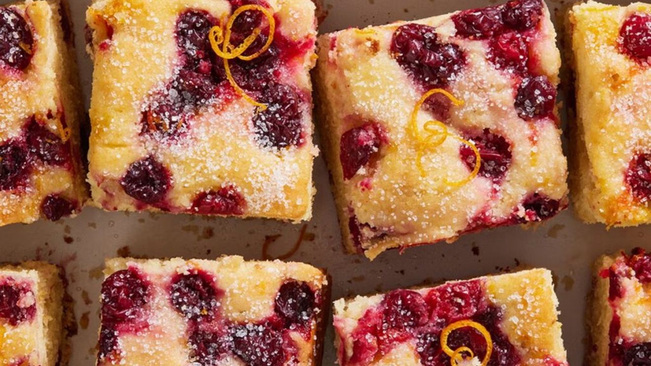 Prăjitura de mic dejun cu merișoare și Prosecco / Un desert inspirat din ritualul mimoselor de dimineață