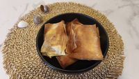 FOTO | Halloumi în foi de plăcintă, o gustare crocanta la exterior, cremoasă în interior. Sărată, dar și cu un strop de dulce